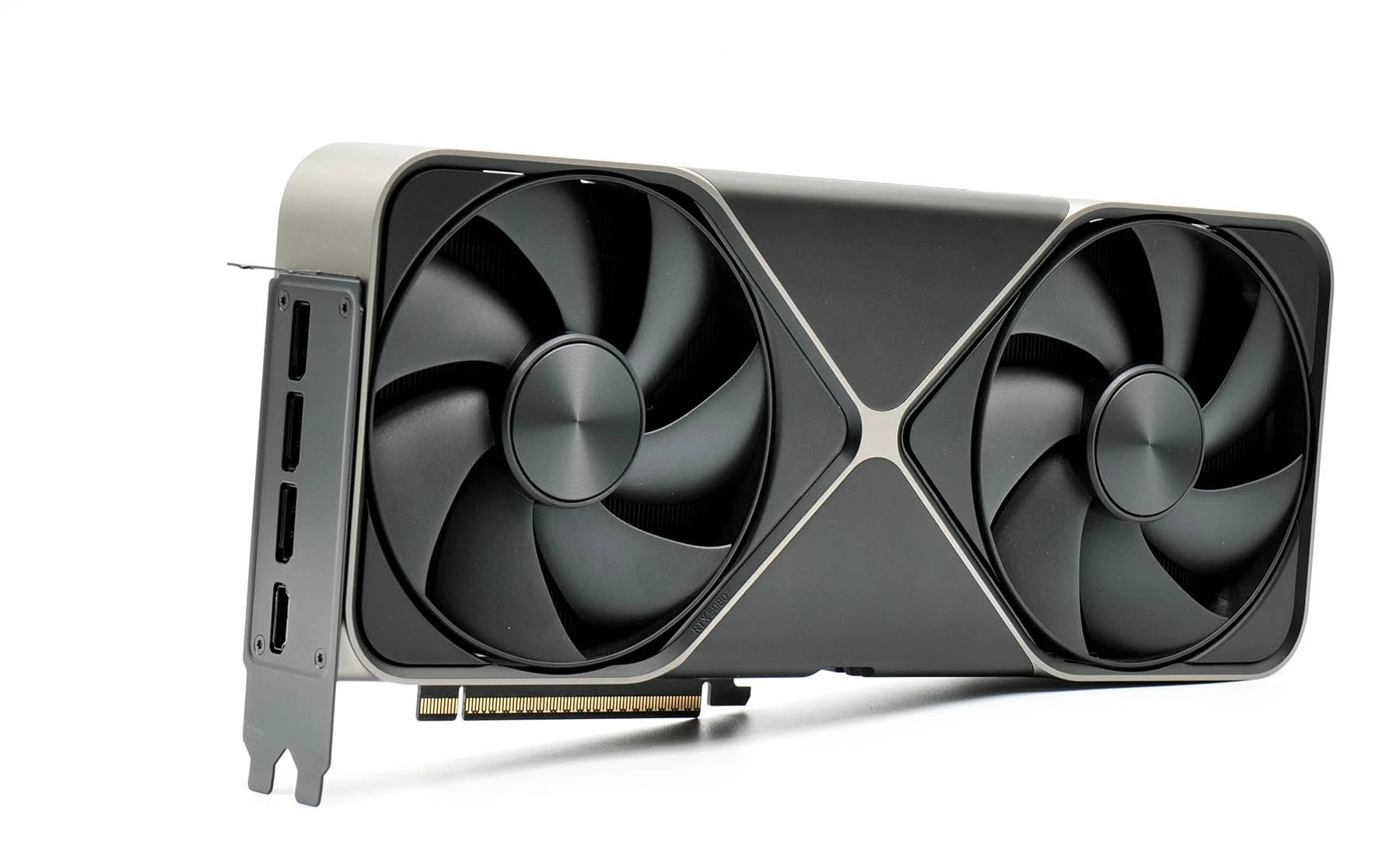 GeForce RTX 5080 Founders Edition vista de lado, com as duas ventoinhas