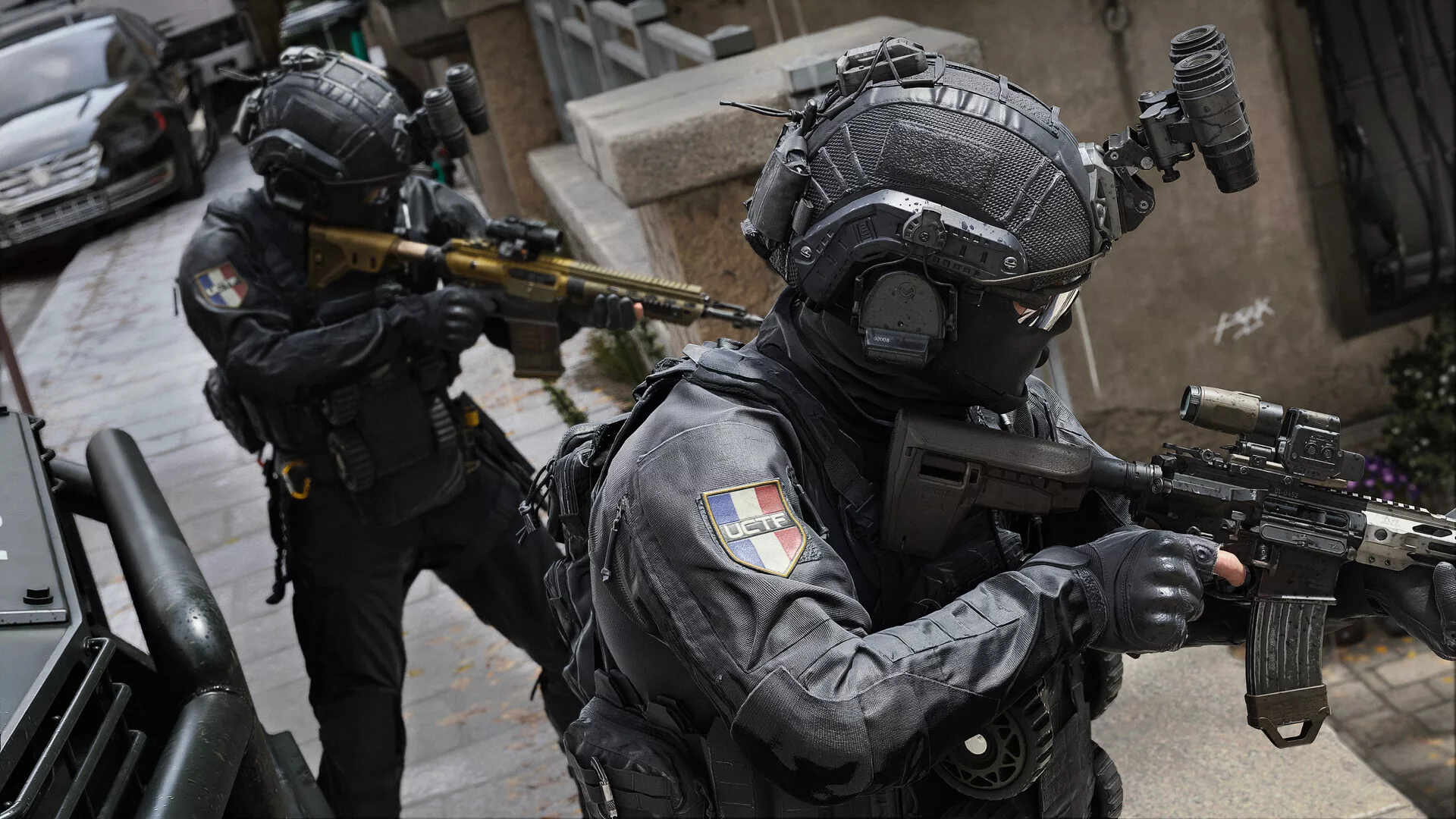 Dois operacionais de uma força especial em combate numa rua de Call of Duty: Modern Warfare 4